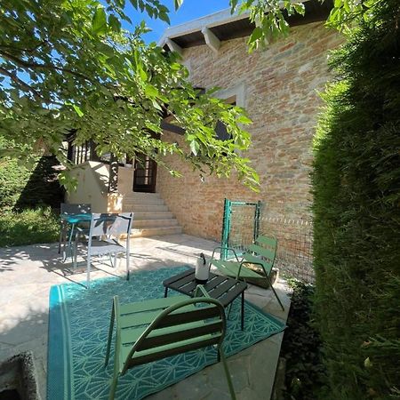 Maison Au Pied De La Roche Solutré-Pouilly Esterno foto